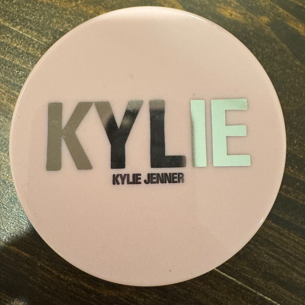 Never Used - Kylie Cosmetics Setting Powder - Soft Pink